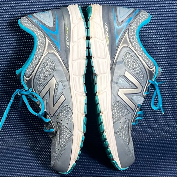 New Balance Women’s 560 V6 W560LG6 Gray Running Shoes Size 9.5 - Picture 6 of 9